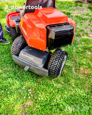 Тракторна косачка Husqvarna Rider 970-12 | 12 HP Briggs & Stratton, снимка 10 - Градинска техника - 54292797