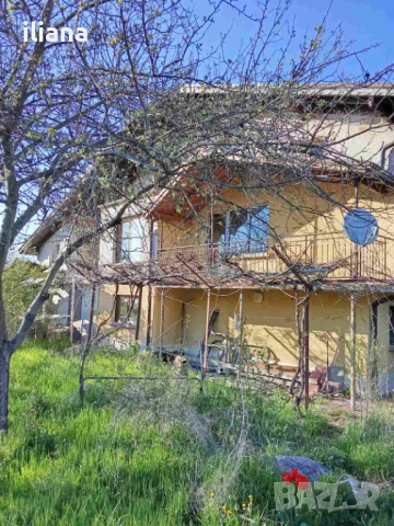 Продавам вила с двор , снимка 2 - Вили - 54275719