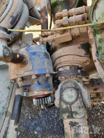Помпи р.т.о редуктори Части Багери липхер922  разпределители за багери хидравлични помпи, снимка 18 - Индустриална техника - 22331735