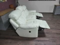Светло кремав кожен диван тройка с електрически релаксиращ механизъм, снимка 6