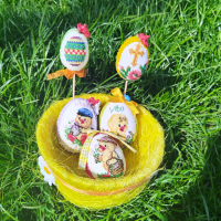 Ръчно бродирани яйца от стереопор, снимка 5 - Декорация за дома - 44919535
