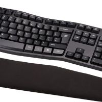 Amazon Basics Ергономични безжични клавиатура и мишка, черни, снимка 1 - Клавиатури и мишки - 45221528