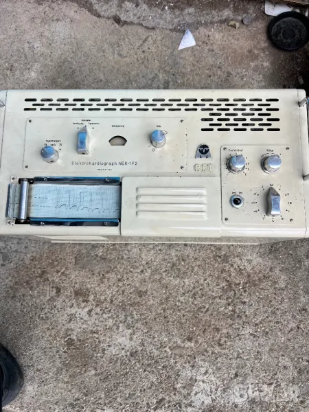 Продавам немски електро кардиограф, снимка 1