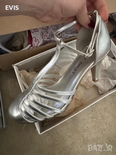 Сребристи сандали, снимка 1