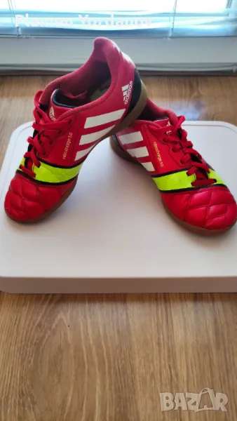 Адидас футболни маратонки 35 номер, снимка 1