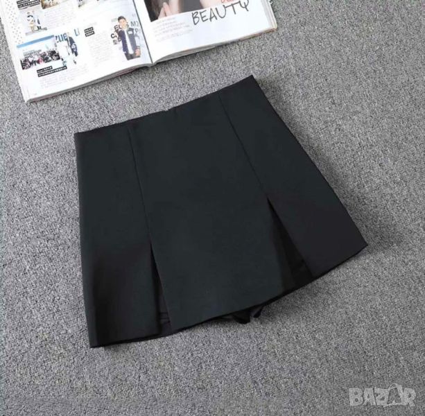 Дамска пола-панталон с две цепки , снимка 1