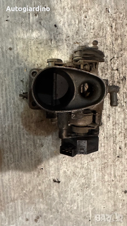 Дроселова Клапа за Audi 80 - 037907385, снимка 1