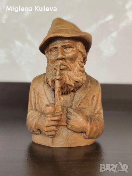 Малка ръчно изработена дървена фигура Цена 70 лв., снимка 1