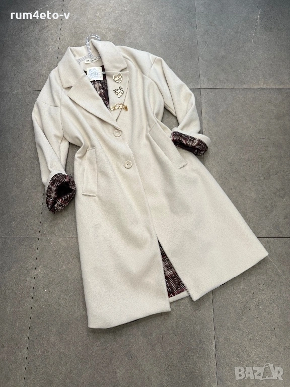 Красиво палто с брошки , снимка 1