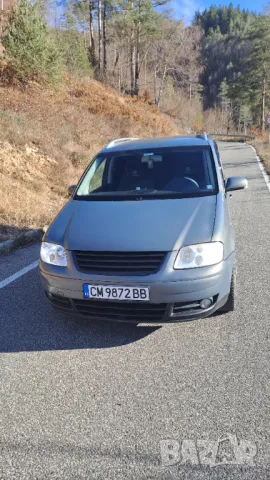 VW Touran 1.9 105k, снимка 2 - Автомобили и джипове - 48117244