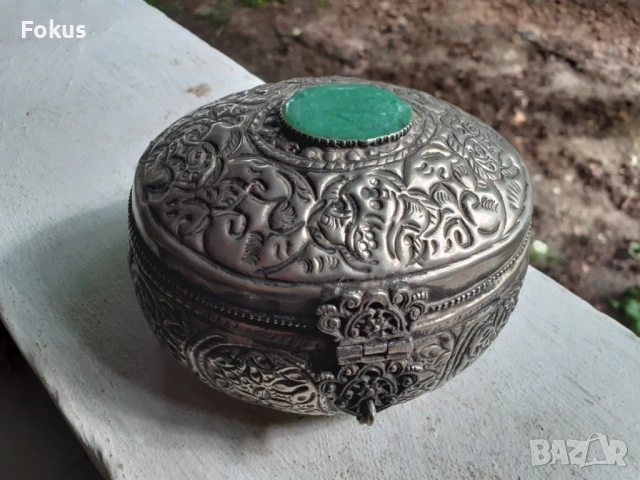 Страхотна метална кутия за бижута с емайл