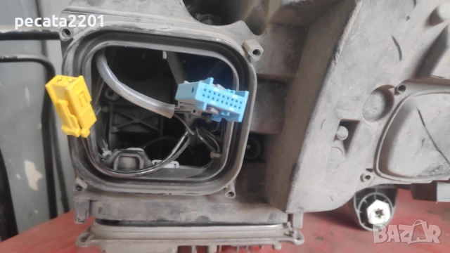 Продавам - оригинален десен фар за Мерцедес Ц класа W205 за части, снимка 9 - Части - 51862296