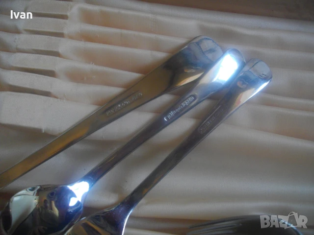 НОВ КОМПЛЕКТ ПЕРЛА 18 БРОЯ БЪЛГАРСКИ СОЦ ВИНТИДЖ 1970-ТЕ ГОДИНИ ПРИБОРИ ЗА ХРАНЕНЕ КОЖЕН КУФАР ЛУКС, снимка 16 - Прибори за хранене, готвене и сервиране - 50991960