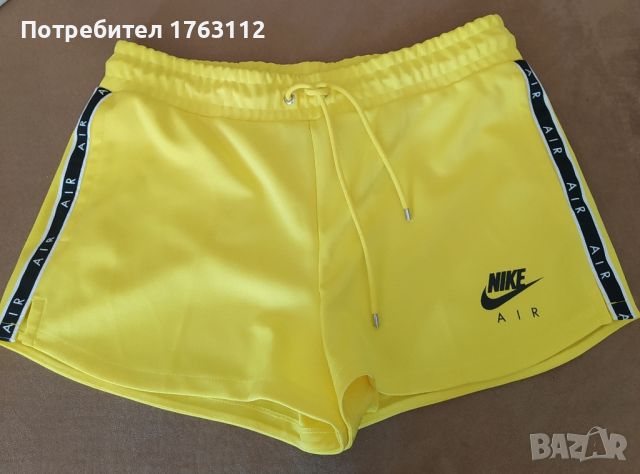 Nike дамски шорти, М размер, но по-скоро Л, затова ги и продавам - големи са ми. Обувани за проба., снимка 1 - Къси панталони и бермуди - 45278901