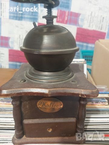 Стара немска кафемелачка, снимка 2 - Антикварни и старинни предмети - 46348351