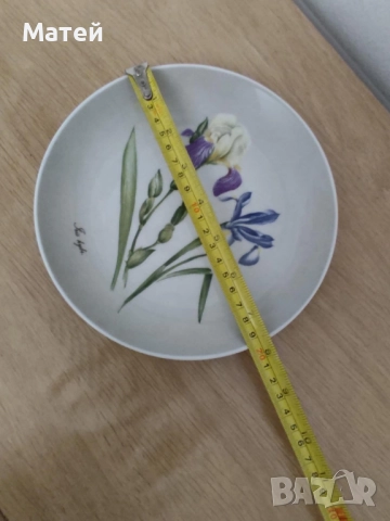 Порцеланови чинии за стена* Alka Kaiser* Лале* Ирис, снимка 3 - Чинии - 52260594