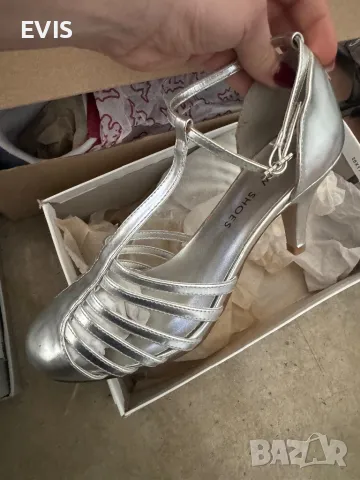 Сребристи сандали, снимка 1