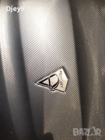 лек и водоустойчив куфар с колелца , снимка 12 - Куфари - 53167408