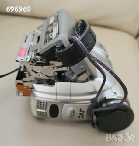 Мини DV видеокамера JVC GR-D250, снимка 4 - Камери - 53322437