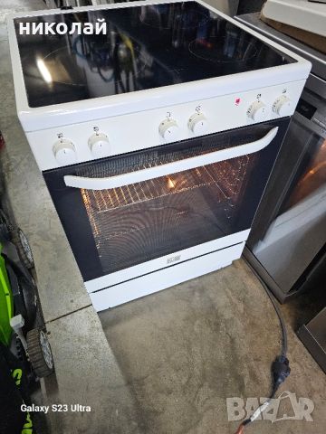готварска печка с керамичен плот Electrolux , снимка 2 - Печки, фурни - 45625458