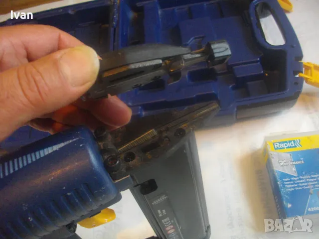 ШВЕДСКИ ПРОФИ ОРИГИНАЛЕН ПНЕВМАТИЧЕН ТАКЕР ЗА ПИРОНИ 15-50мм RAPID PB131 ПЪЛЕН КОМПЛЕКТ ПОЧТИ НОВ, снимка 13 - Други инструменти - 50350438