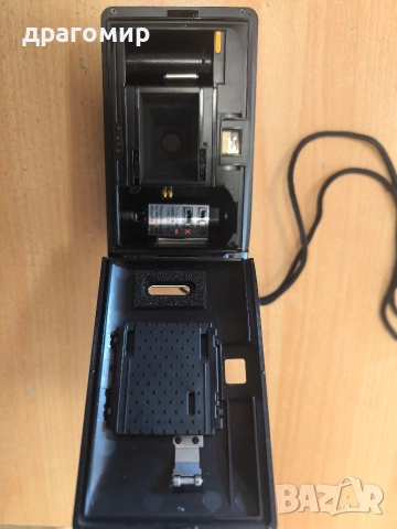 YASHICA minitec AF, снимка 9 - Фотоапарати - 52686941