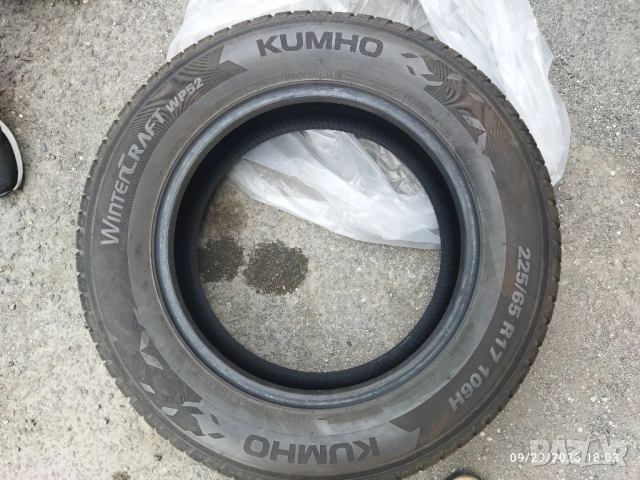 Продавам гуми 4 броя 225/65/17 106H KUMHO WinterCraft, снимка 4 - Гуми и джанти - 52276562