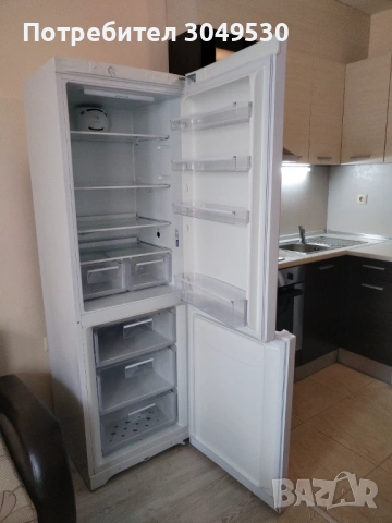 Хладилник с фризер - Hotpoint Ariston, снимка 3 - Хладилници - 53455837