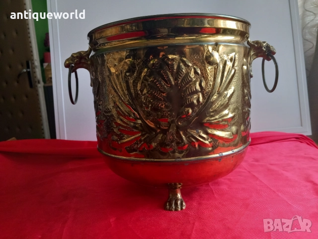 Драконови Глави, Голям Месингов Съд с Позлата