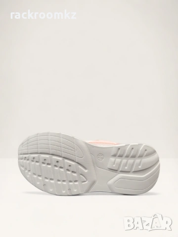 Детски маратонки с лепенка в розов цвят W585078 pink, снимка 4 - Детски маратонки - 54076382