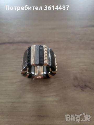 Ефектен пръстен