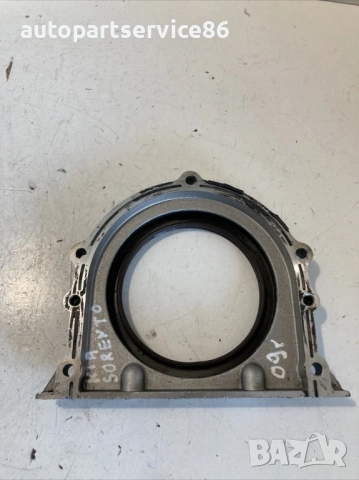 Уплътнителен фланец на двигателя за KIA Sorento 2.5 CRDi 170HP (2009), снимка 2 - Части - 53322011