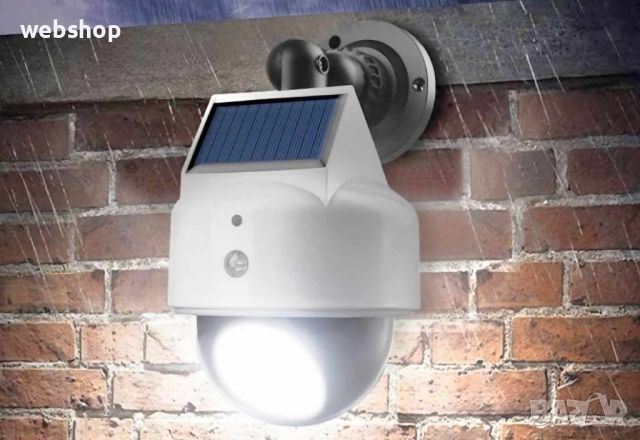 Соларна LED Лампа имитираща камера , Бутафорна Камера, снимка 1 - Лед осветление - 45581201