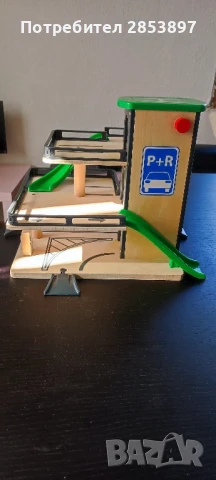 Дървен паркинг за колички