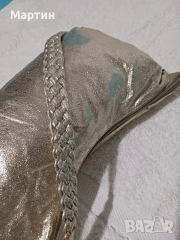 Златиста чанта, снимка 2 - Чанти - 53661045