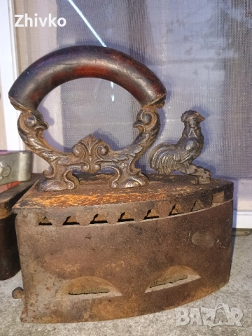 Стара ютия , снимка 4 - Антикварни и старинни предмети - 52503118