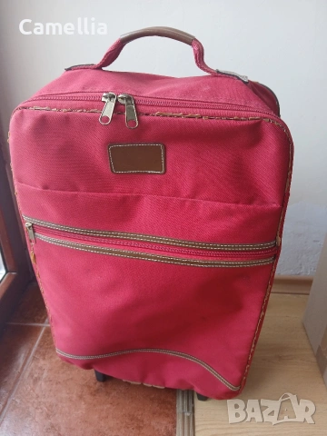 Куфар на колелца - малък, снимка 2 - Куфари - 53365493