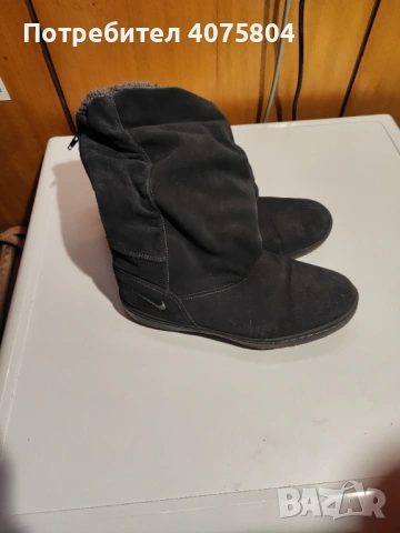 Дамски ботуши Nike, снимка 2 - Дамски ботуши - 53689440