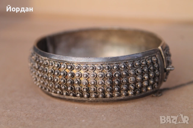 Дамска сребърна гривна 