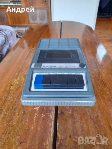 Стар касетофон Electown