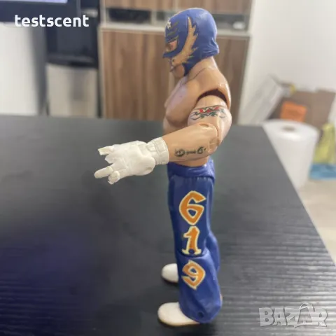 Екшън фигура WWE Rey Mysterio Рей Мистерио 2007 Blue Jakks Pacific USA figure играчка, снимка 3 - Колекции - 48430447