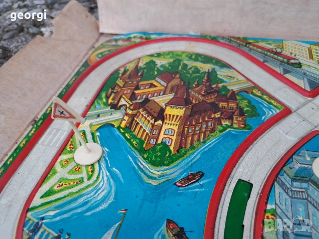стара унгарска ламаринена играчка писта с коли, снимка 8 - Колекции - 53996300