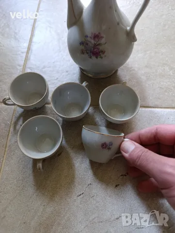 Малък порцеланов позлатен сервиз, снимка 7 - Сервизи - 50141586