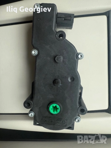 Моторче за заключване на багажник за Tesla, снимка 2 - Части - 51491104