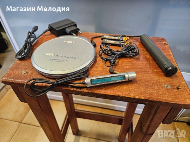 Дискмен SONY D-EJ925 Walkman Portable CD Player Xtra Lightweight Skip G-protection В отлично техниче, снимка 8 - Други - 52639867