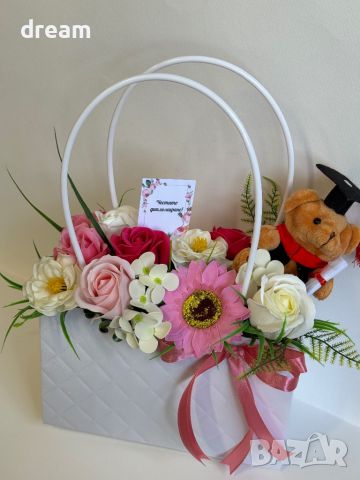 Кокетни чантички с ароматни сапунени рози + мече “Абитуриент”, снимка 5 - Подаръци за жени - 45626468