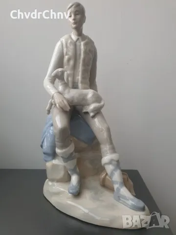 НАО ЛАДРО испанска порцеланова фигура на овчар-момче с агне/NAO LLADRO статуетка 30см, снимка 1 - Колекции - 47077958