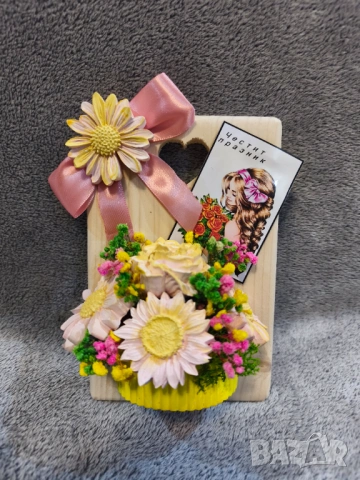 Ръчно изработена дървена дъска с керамични цветя 🌸