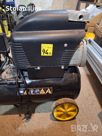 Компресор "Stanley 24l", снимка 4 - Компресори - 52617765