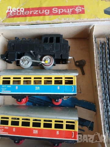 Стара ГДР играчка влак със вагони навиващ се със ключ., снимка 2 - Колекции - 52501358